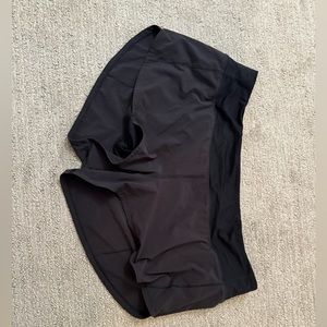don’t fit. good condition. speed up lululemon shorts
